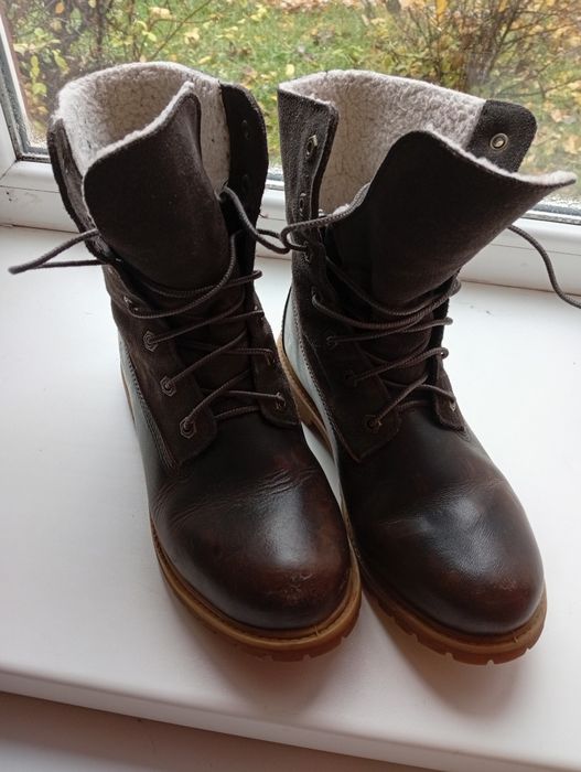 Женские зимние ботинки