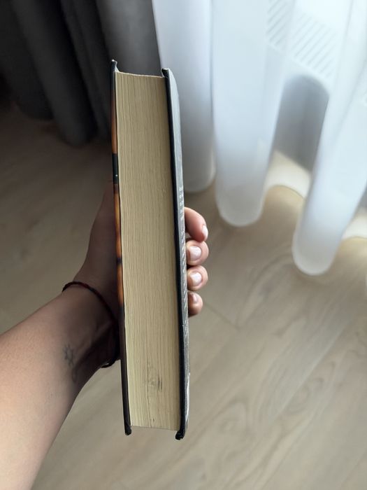 Продаю книгу Керолайн Кепнес «Ти» видавництва VIVAT