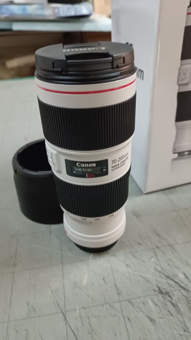Canon 70-200 is f4 Lii