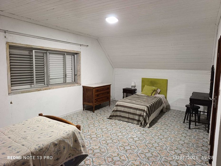 ALUGO QUARTO CHARNCA DA CAPARICA