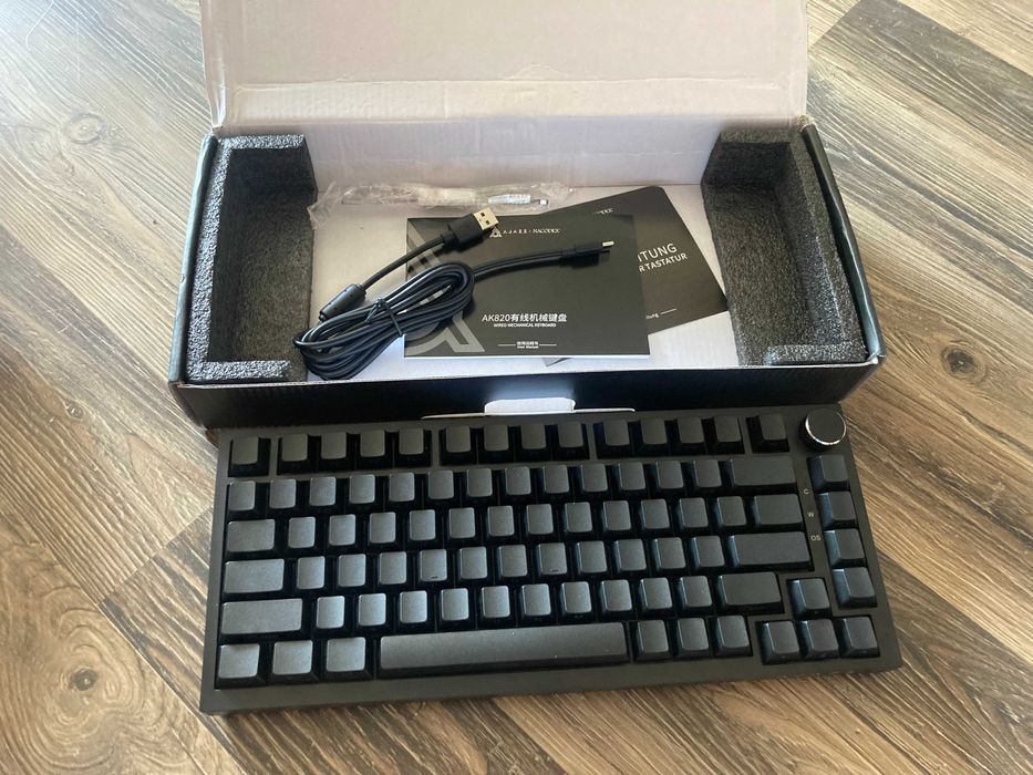 AJAZZ AK820 Повноцінна змінна клавіатура з підсвічуванням клавіш.