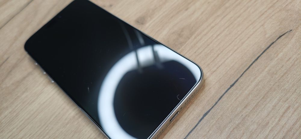 Apple iPhone 15 Pro Max 256GB white titanium/ OS 18 / фізична сім /— Чудовий стан / АКБ 87% / neverlock / магазин / гарантія
