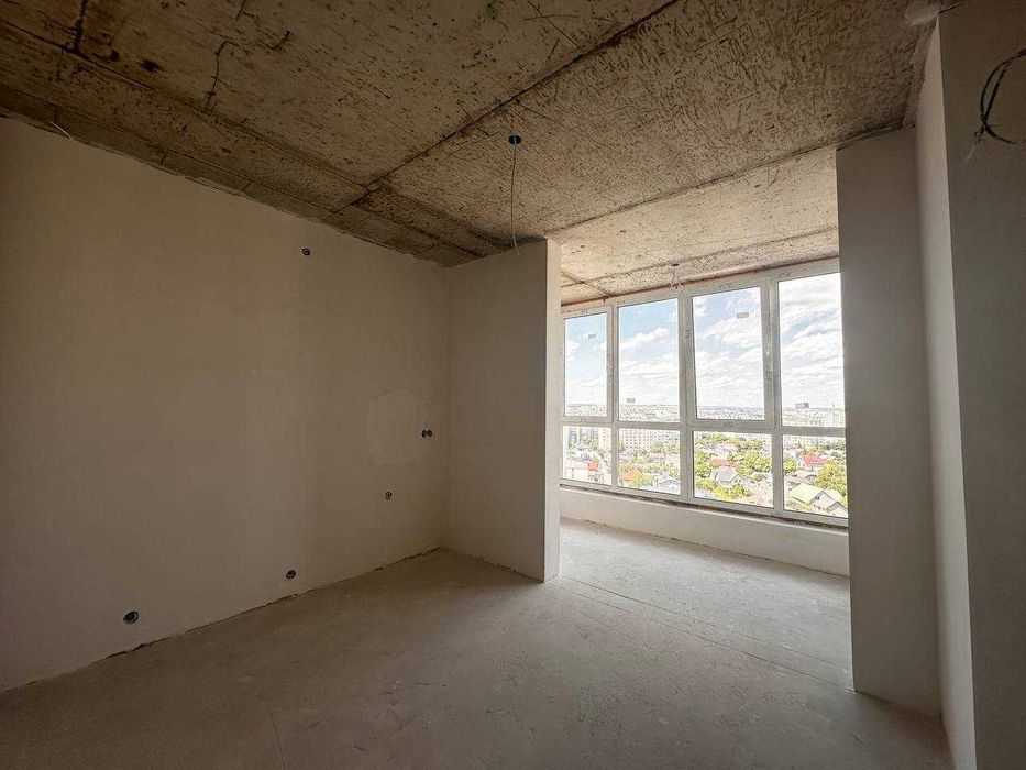 Здана 2 кім. кв з частовим ремонтом в ЖК Листопад