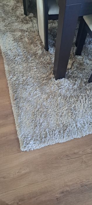 Recheio vivenda completo salas de estar, jantar, sofá com chaise longa electrica e mesa de centro e um quarto