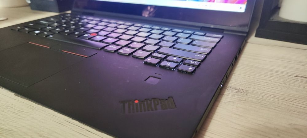 Lenovo Yoga x1-3Gen. i7-7го/Nvme 256Gb/ОЗУ 16Gb/Hd Graphics 620-2Gb