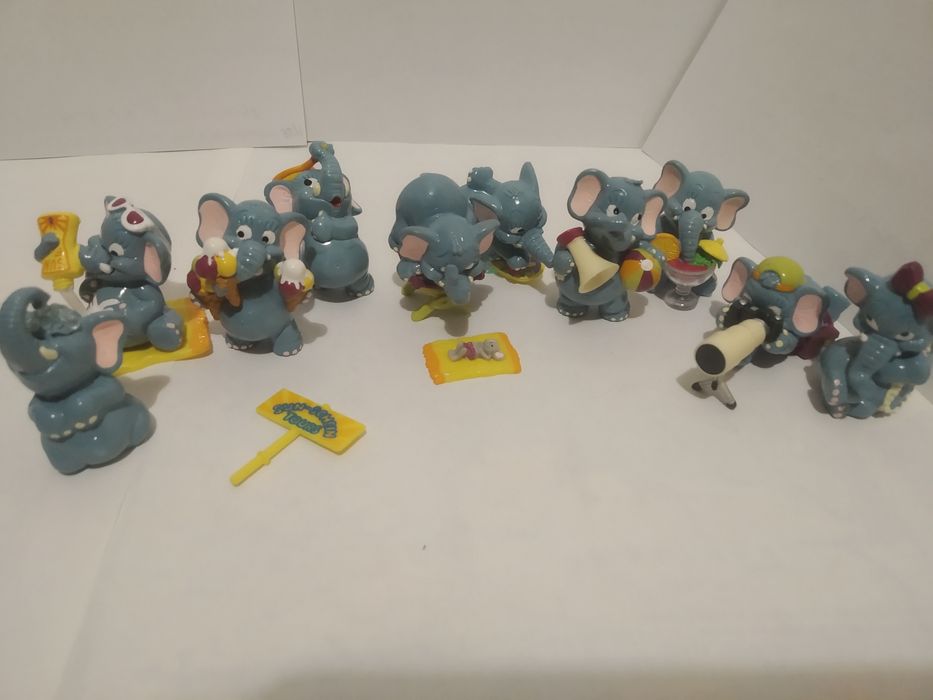 zestaw figurek słoniki