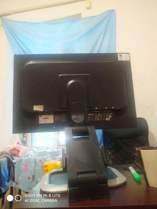 Монитор HP LA2205wg