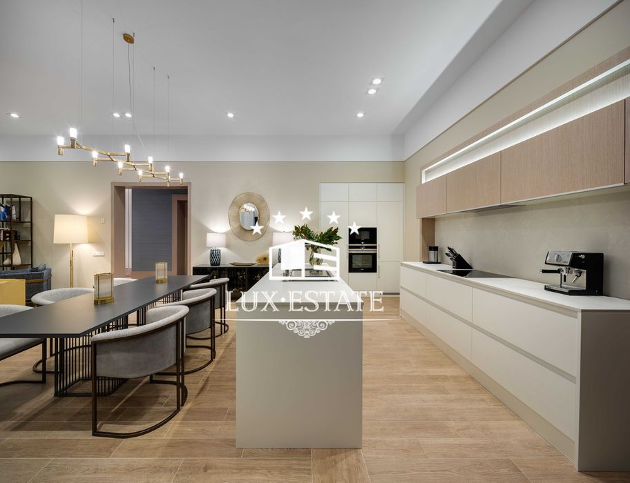 Продажа стильного, современного дома в районе лесопарка!