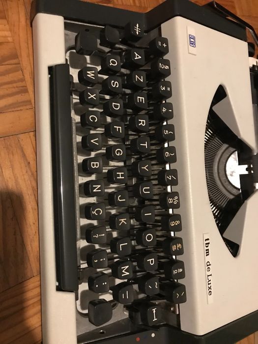 Maquina de escrever vintage/antiga Unis tbm de lux