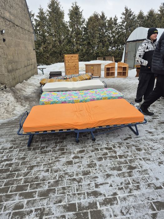 Praktyczne łóżko polowe