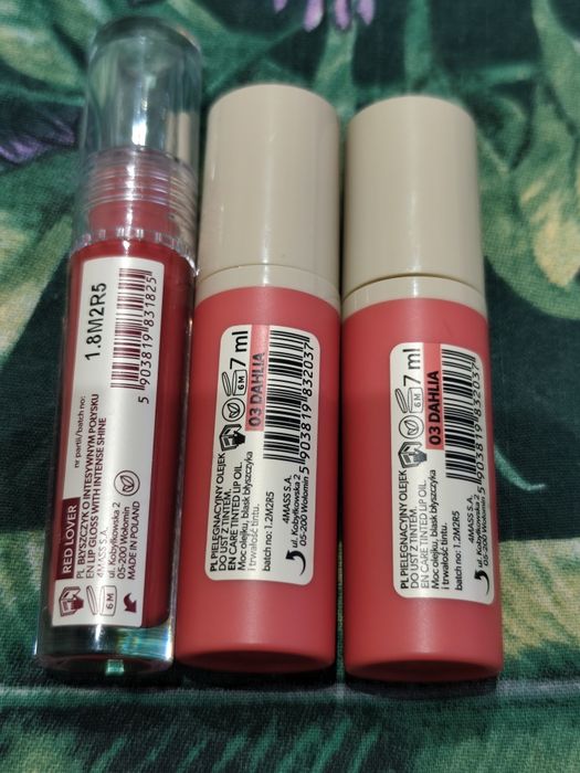 Zestaw kosmetyków cena za całość