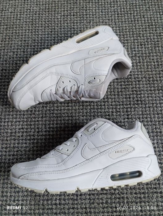 Buty damskie kultowe sneakersy Nike Air Max 90 w wersji kolorystycznej „Triple White” r. 38,5