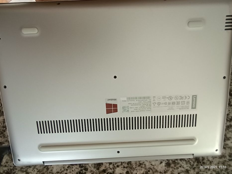 LAPTOP LENOVO IDEAPAD 520S i5-8250 RAM: 8 GB Dysk 256 NVme