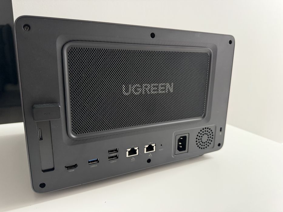 Serwer plików UGREEN NASync DXP6800 Pro 8GB RAM