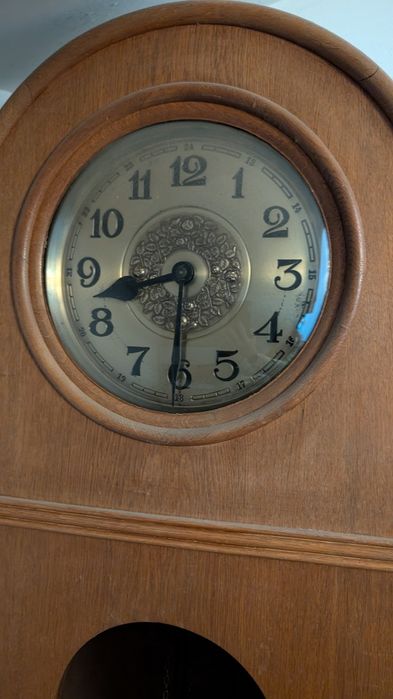 Zegar drewniany stojący