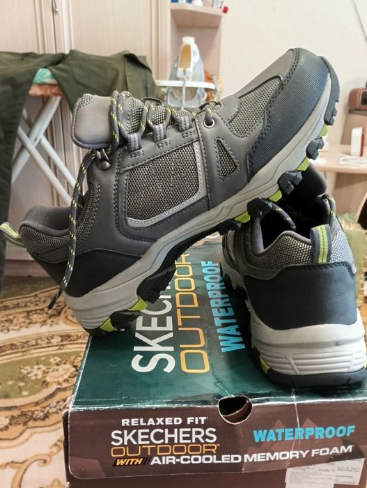 Кроссовки SKECHERS новые.43р.