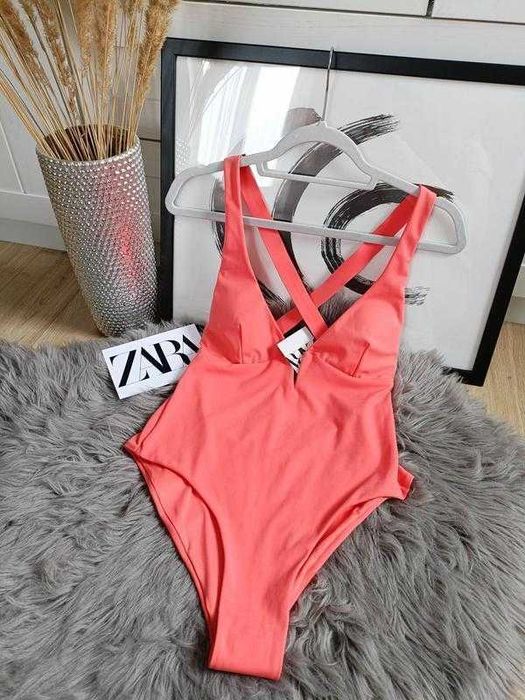 Купальник із перехрещеними ззаду бретелями від zara, розмір м