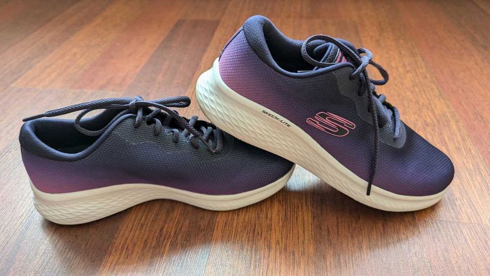 Кросівки жіночі Skechers