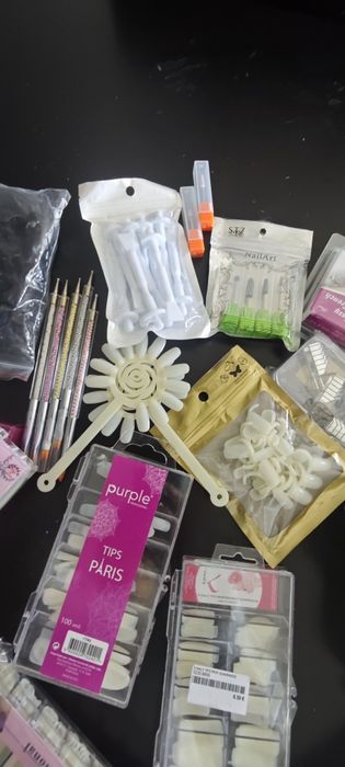 Vários materiais de unhas depilação