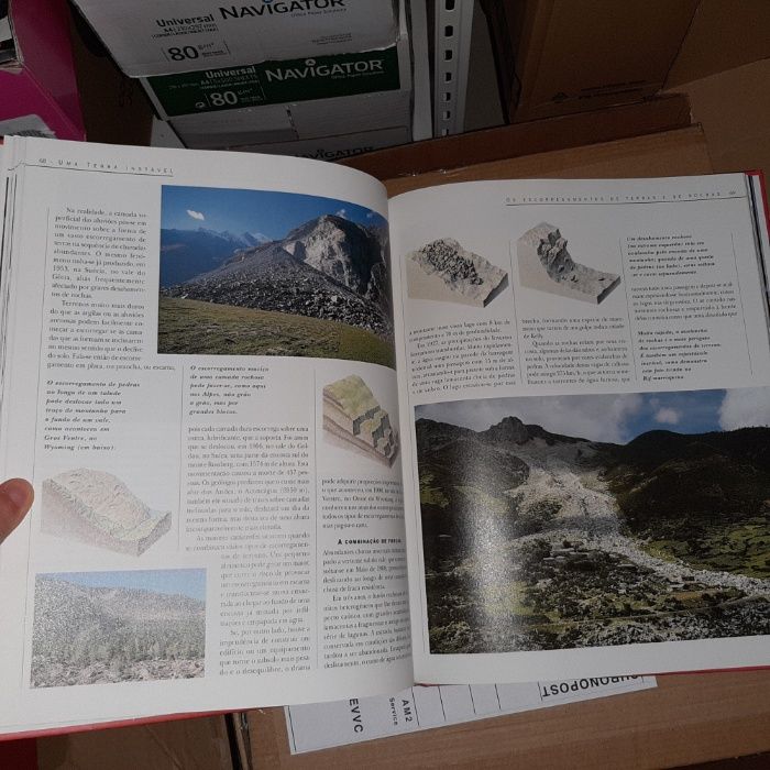 Vendo 2 livros NOVOS