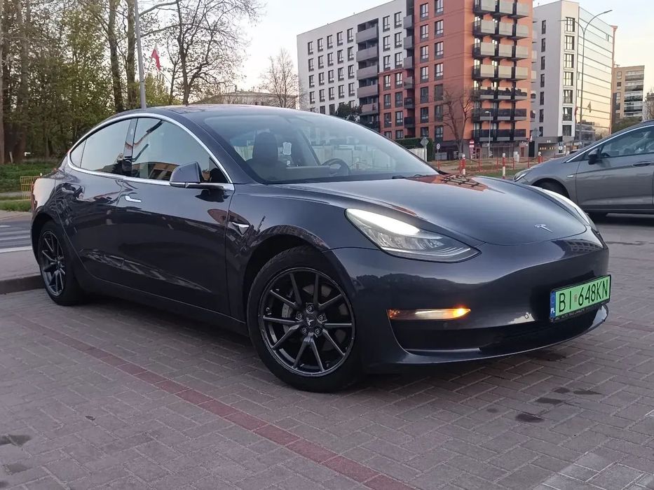 Tesla Model 3 Long Rage RWD 328KM