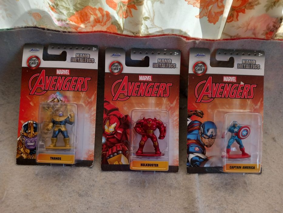 Minifiguras marvel de metal