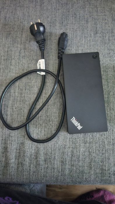 Stacja dokujaca Lenovo z zasilaczem Model: 40AS0090EU
