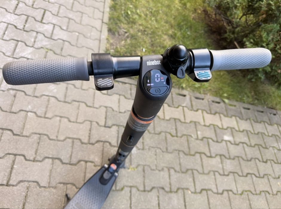 Hulajnoga elektryczna Segway Ninebot KickScooter ES2