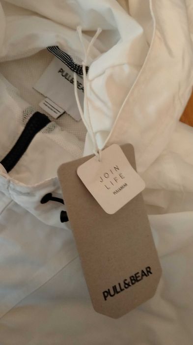 Kurtka damska Pull&Bear biała, z kapturem, Polecam