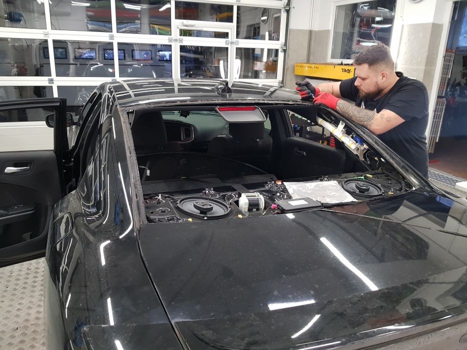 Szyby samochodowe - wymiana, naprawa. Przyciemnianie szyb