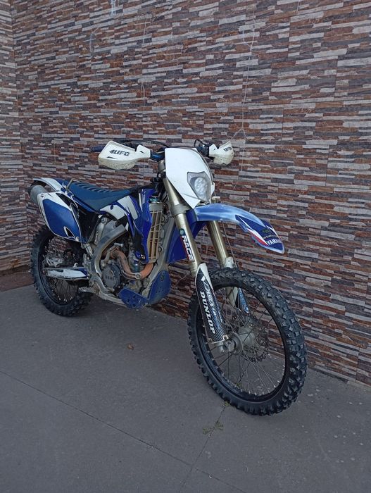 Yamaha YZF 250 matrículada