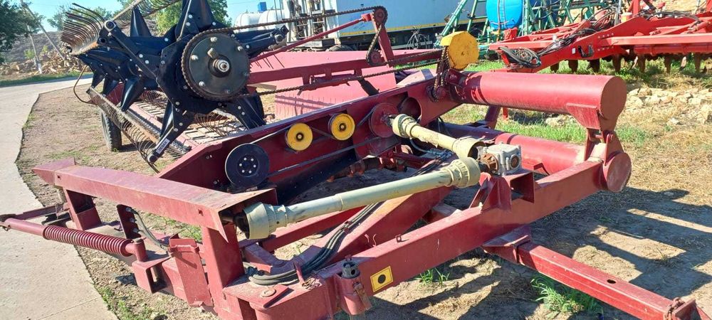 Жатка валкова причіпна ЖВП-6,4