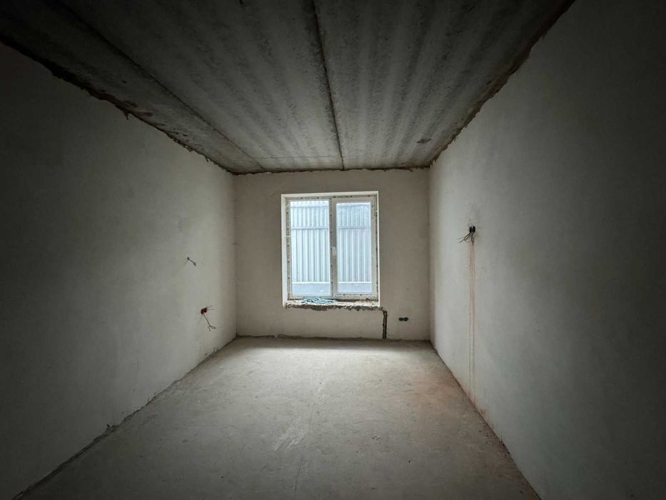 Продається приміщення на 1 поверсі на Слов'янці