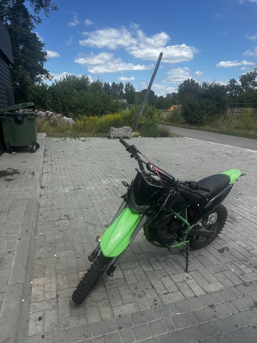Продам мотоцик скай байк 200