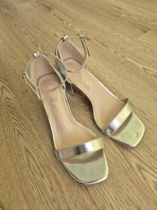 Босоніжки літні жіночі