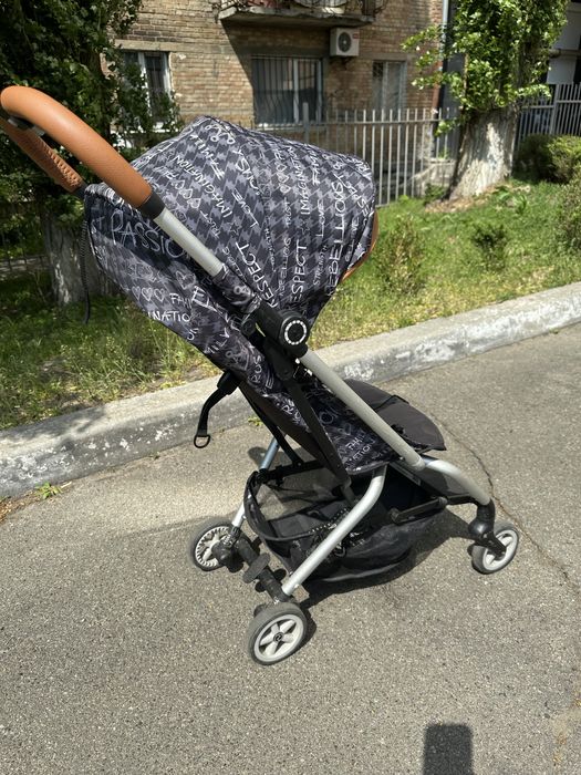 Прогулянкова коляска  Cybex Eezy S Twist Strength dark