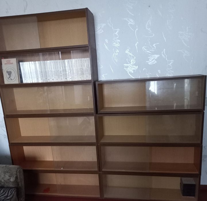 Продам книжные полки