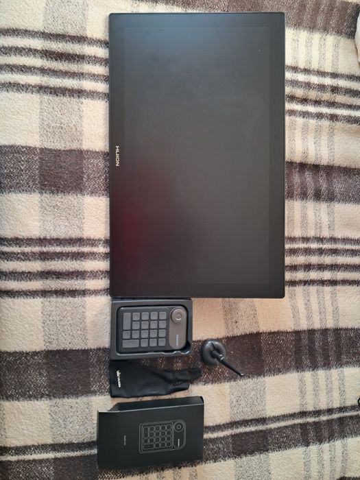 Huion Kamvas Pro 24 4K – Mesa Digitalizadora Profissional Como Nova