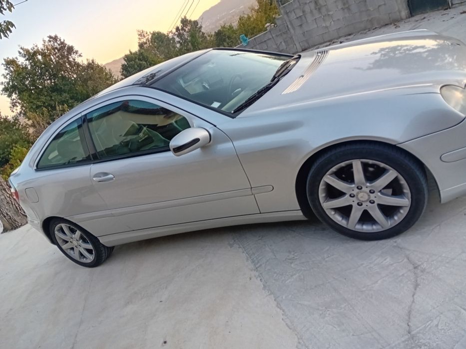 Mercedes c220 sport coupe — photo 2