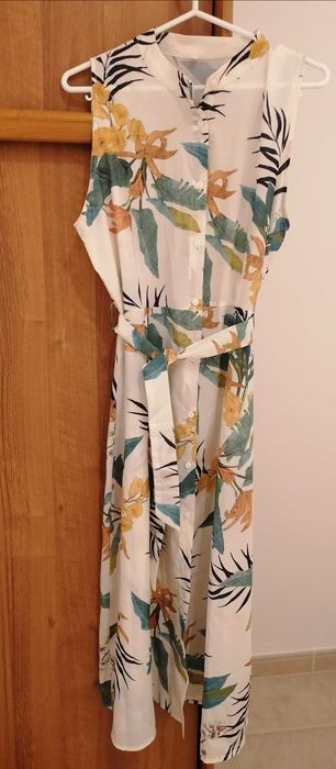 Vendo vestido padrão floral