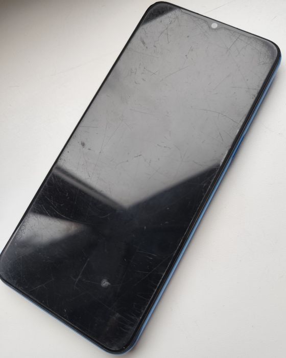 Realme C3 2/32 добре працює б/у