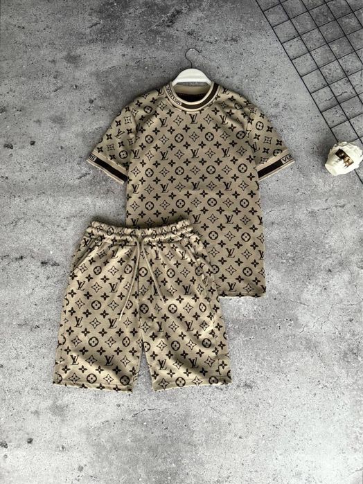 Літній костюм Louis Vuitton літній костюм луї віттон шорти і футболка