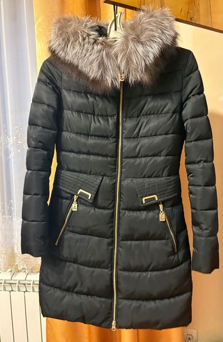Зимовий плащ з коміром чорнобурки