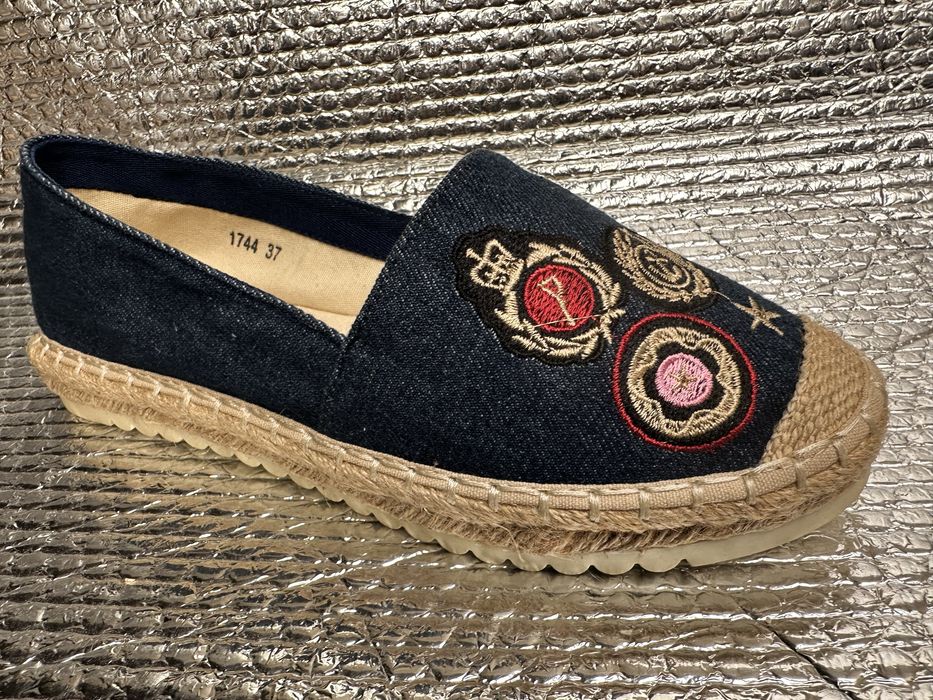 Vende-se Sapato Mulher