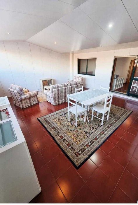 Apartamento T0+1 - Centro de São Mamede de Infesta- Lugar de Garagem