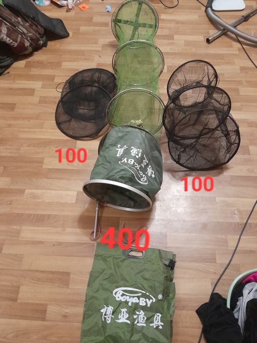 Куча рыбацких снастей 2