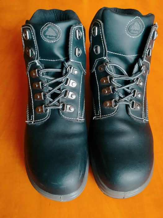 Buty obuwie robocze Bata 43