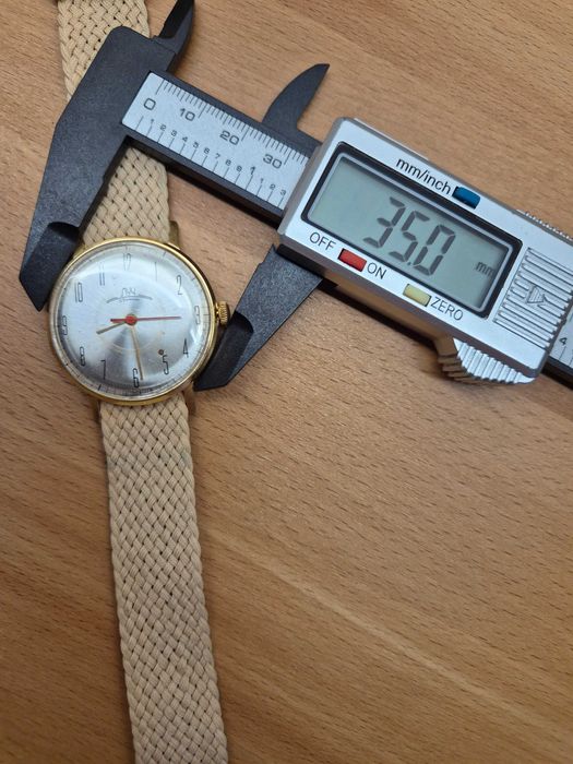 Zegarek złocony *Łucz* slim garniturowiec