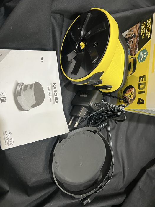 Акумуляторний скребок Karcher EDI 4