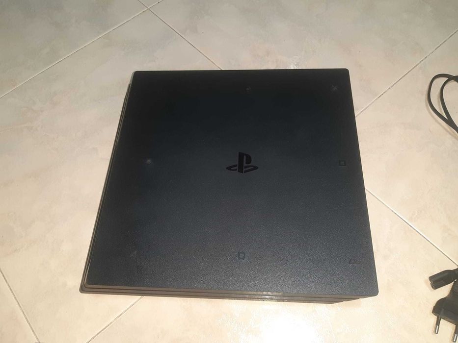 PS4 PRO de 1 TB edição Kingdom Hearts + Comando original Sony + 6 jogo